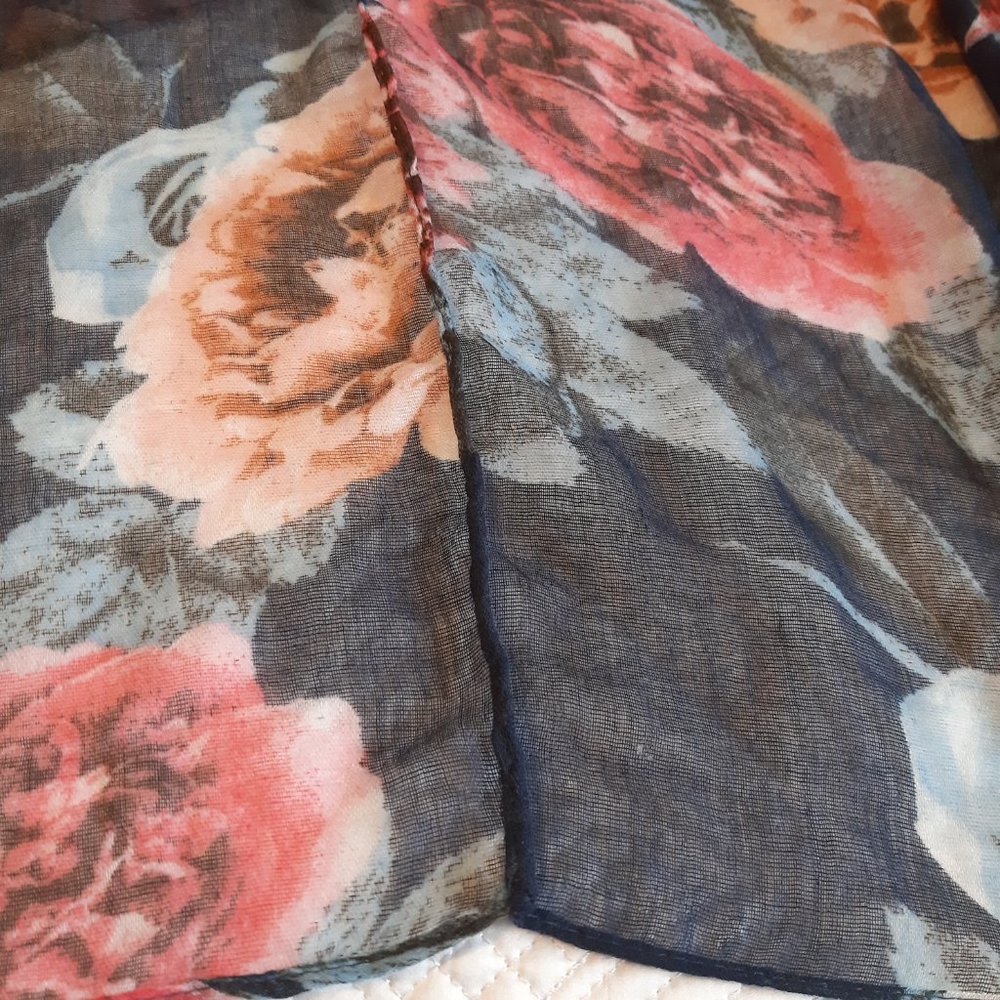 Floral Inifinity Scarf. Multi coloured. - Picture 5 of 14